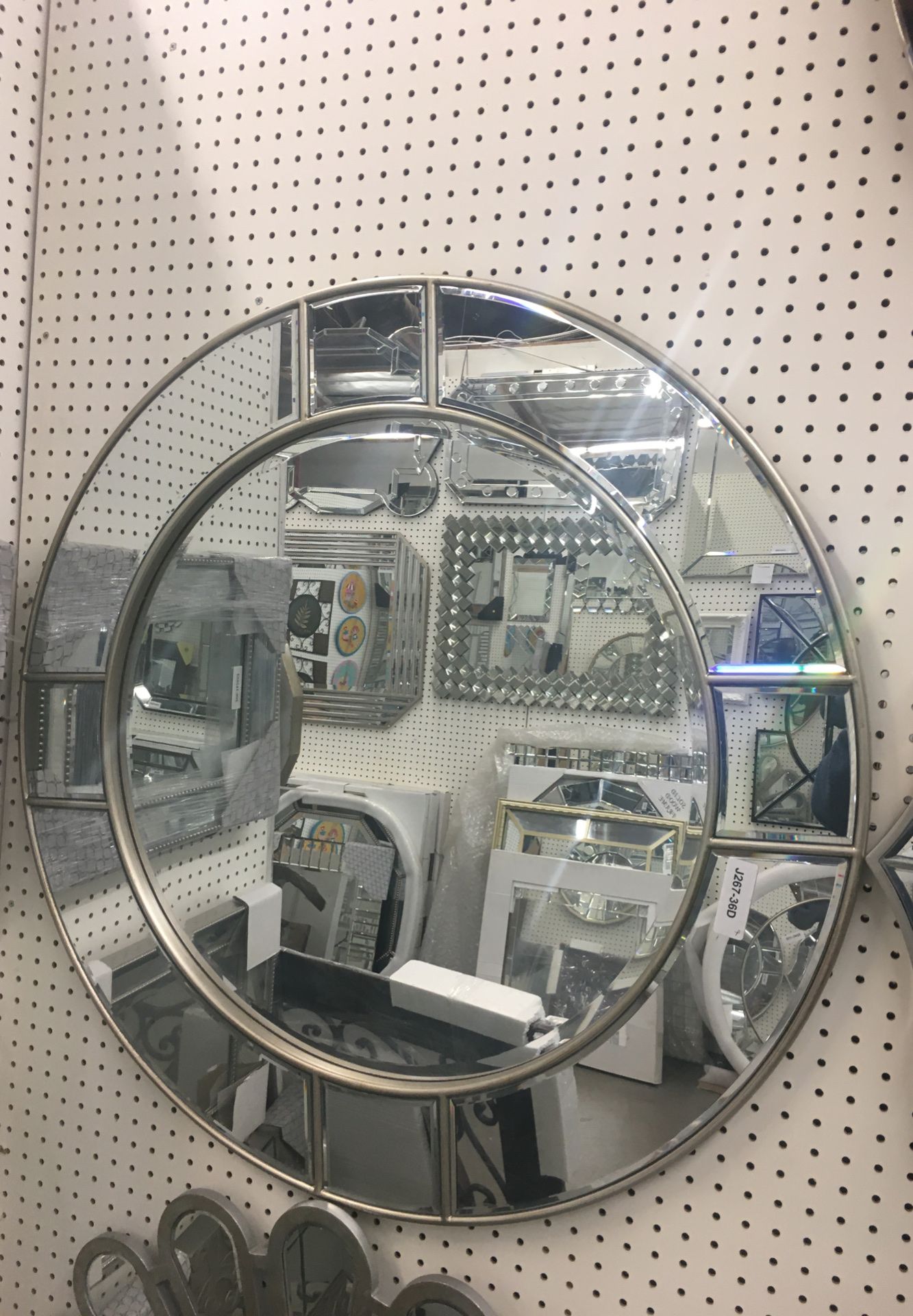 Beautiful wall mirror. 36x36. Brand new