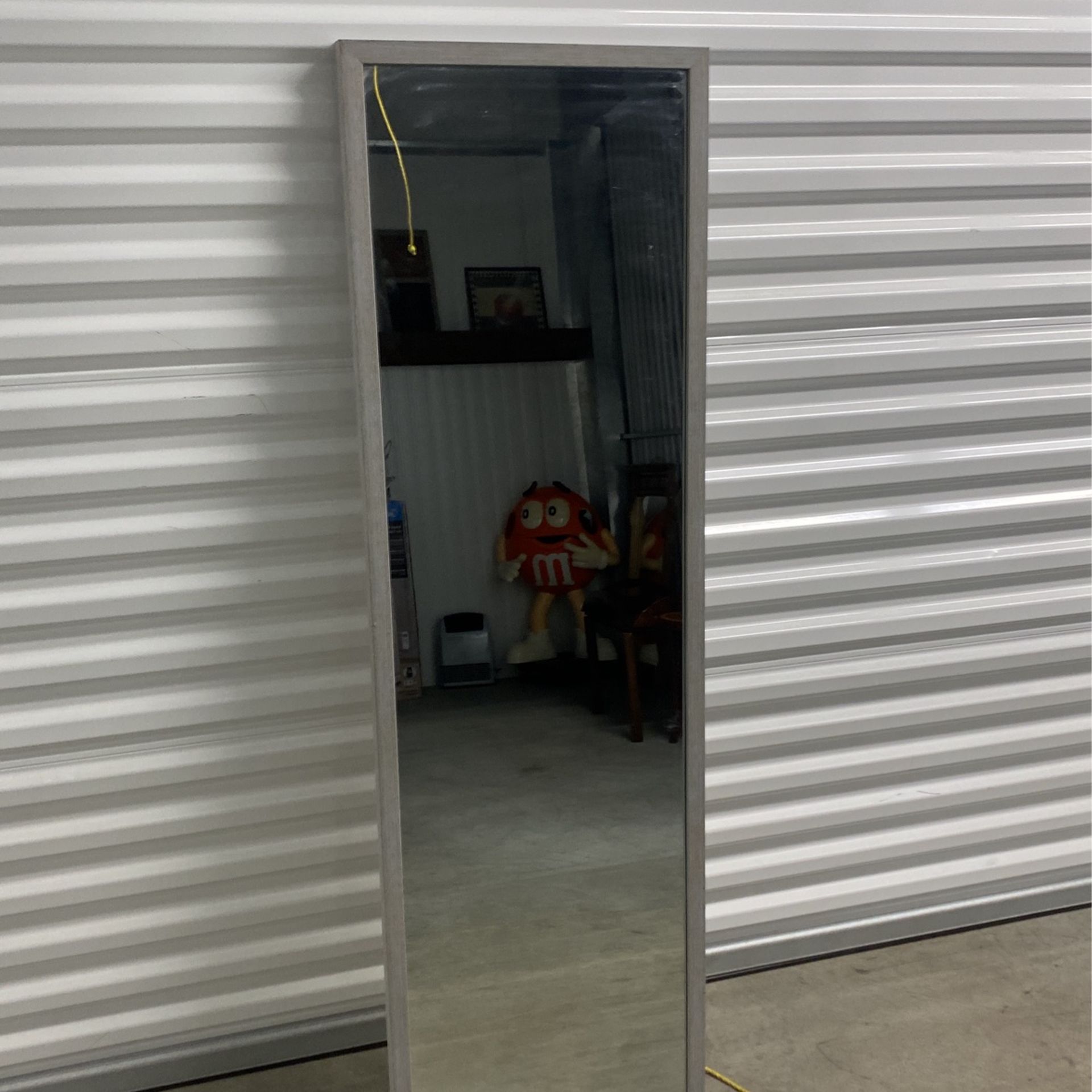 Easel Mirror 5 Ft