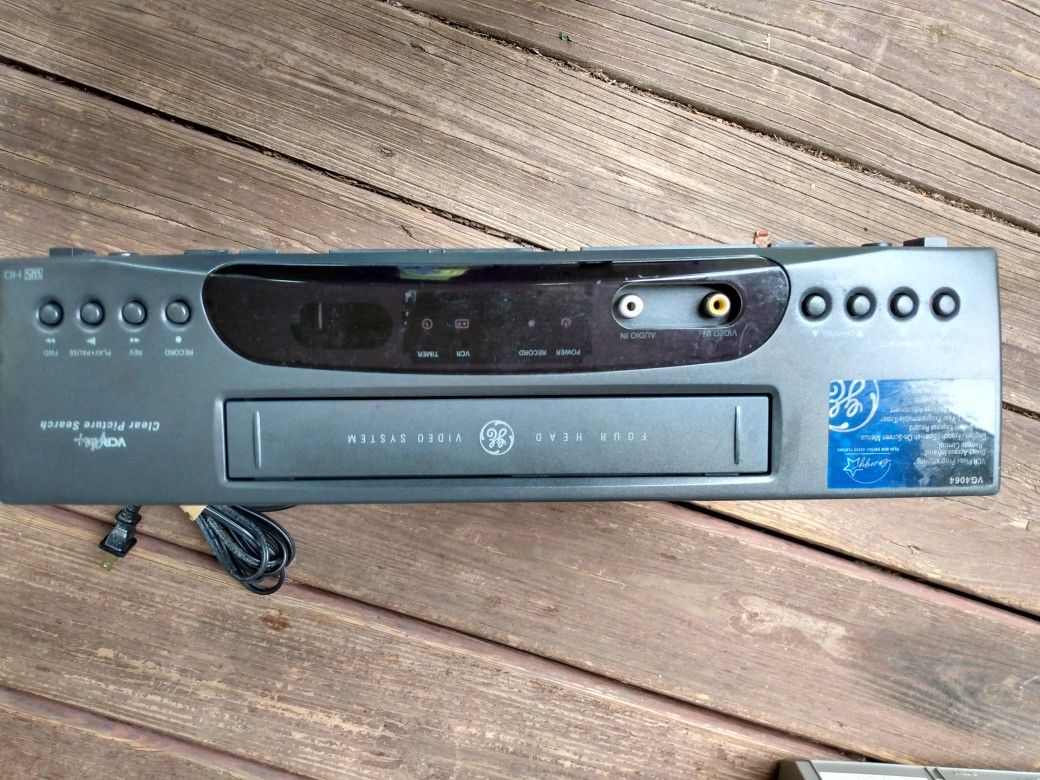 General electric VCR VHS player black