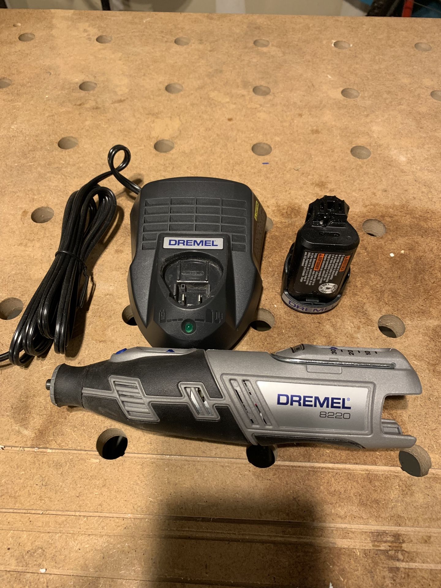 Dremel 8220 12-Volt Max Cordless Rotary Tool with Battery & Charger MINT  for Sale in Aurora, CO - OfferUp