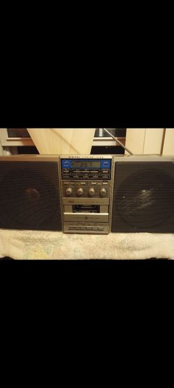 GE vintage 80s boombox loud works