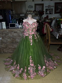 Custom dress plus size