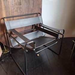 Wassily Matte Black Lounge 