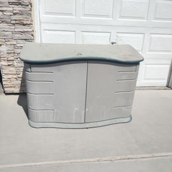 Rubbermaid Half Shed 