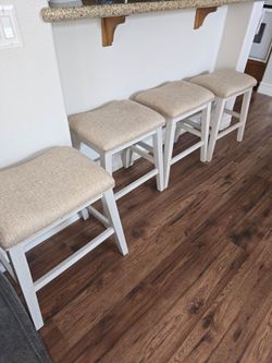 3 ft Bar Stools