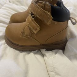 New Baby Boots Size 6