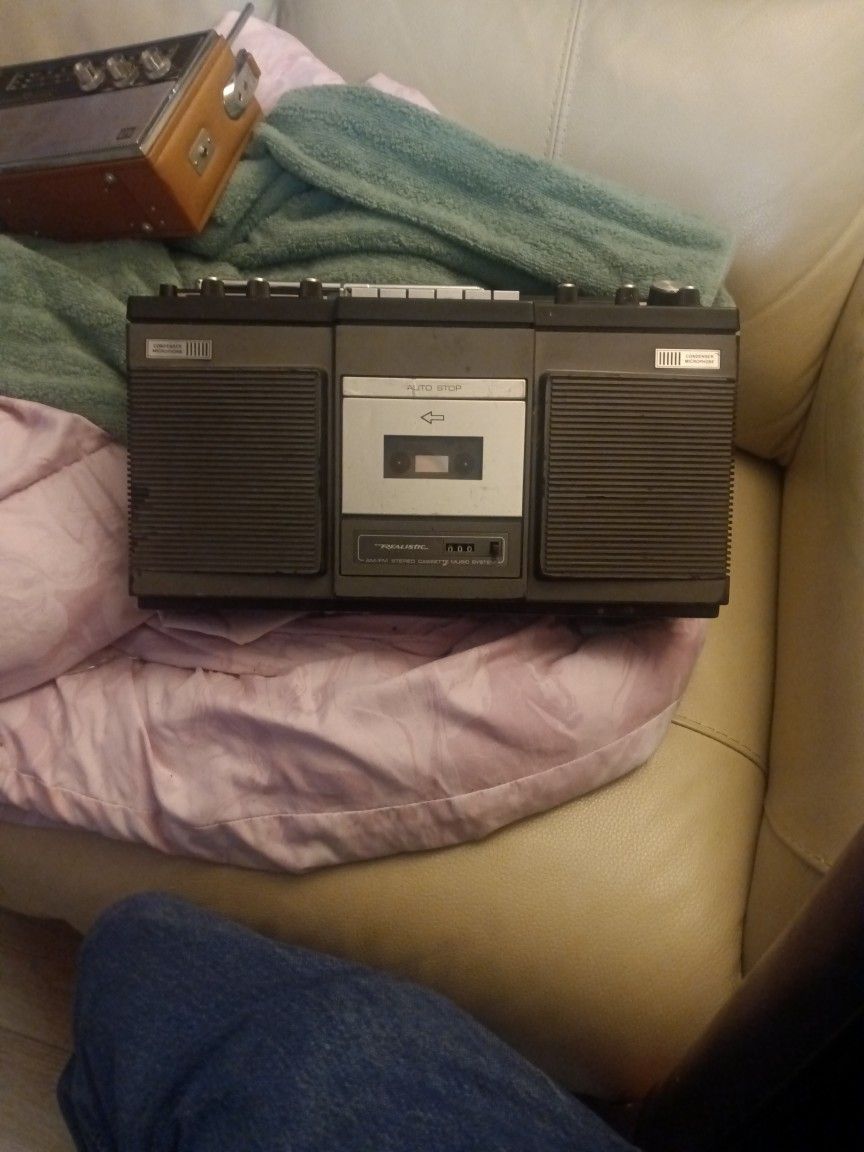 realistic radio model n# 14-771
