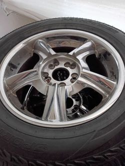 Chrome Alloy Wheel with Tire