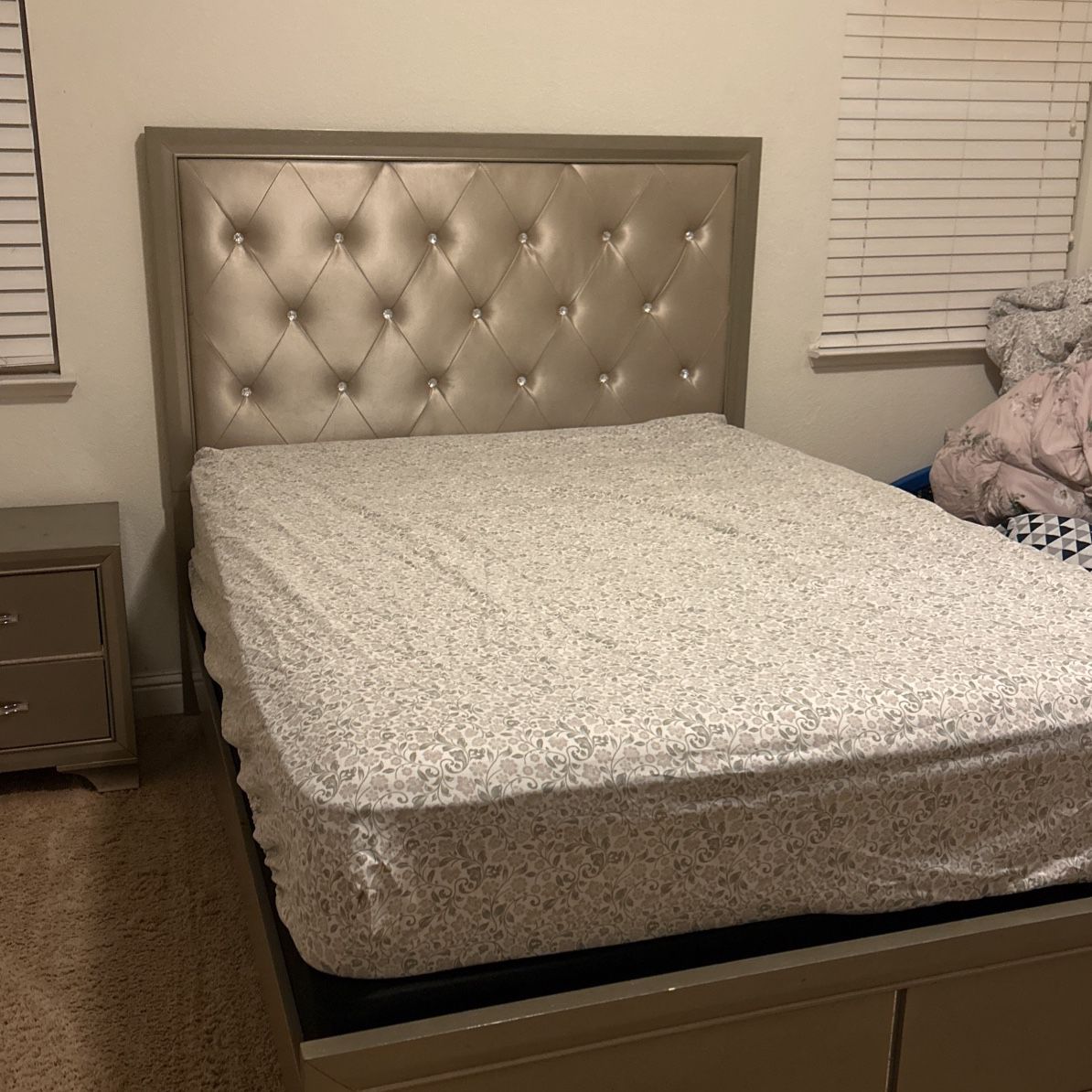 Queen Size Bedroom Set