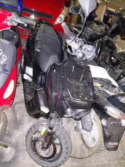2022 amigo moped