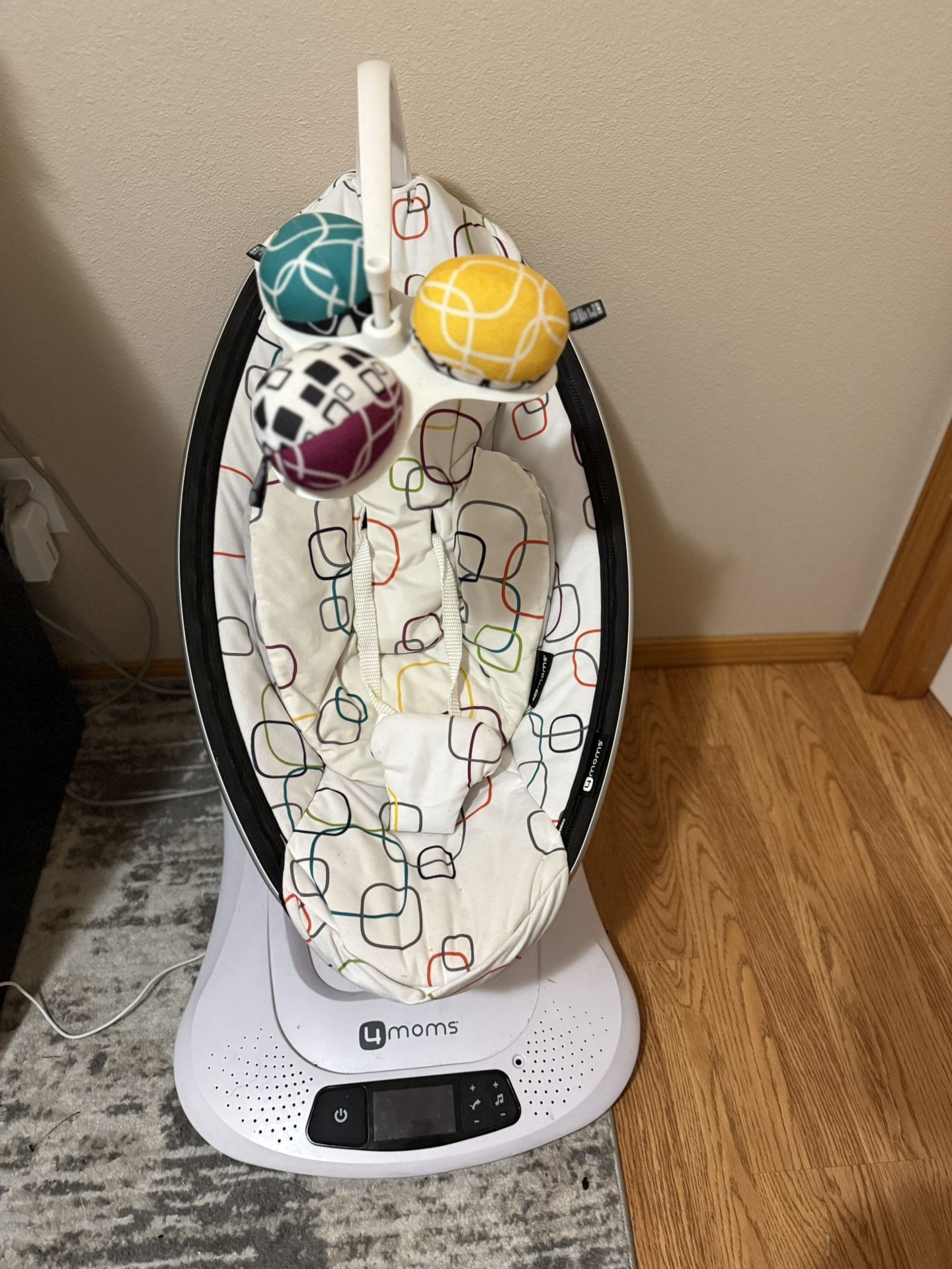 4 Moms Baby Swing 