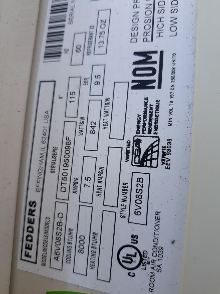 LIKE NEW 10000 BTU AIR CONDITIONER MADE FOR SLIDER WINDOWS