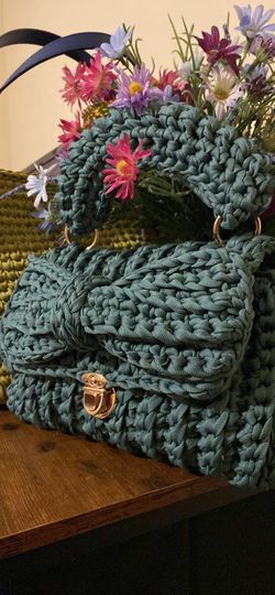 Sage green mini handbag with bow 3D