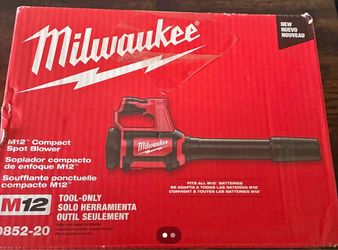 Milwakee M12 blower NEW WITH BATTERY AND CHARGER