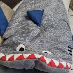 Shark Sleeping  Bag,  Tolder 
