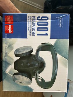 Face mask with goggles