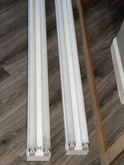 2 48” Shop Lights 