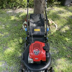 Self Propelled Toro Super Recycler With All Cast Aluminum Body With SmartStow 21” Cut 7.25 HP