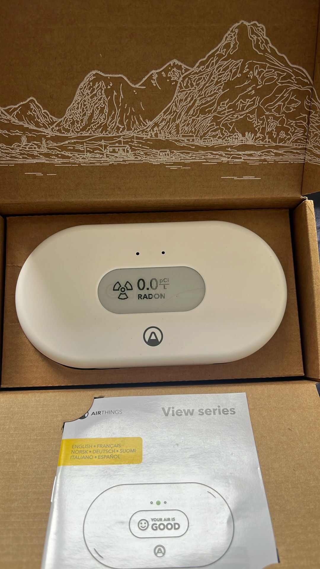 Airthings View Radon 2989 – WiFi Radon/Humidity/Temp Monitor – Cracked Screen (Working)