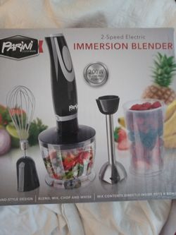 IMMERSION BLENDER WITH ATTACHMENTS
