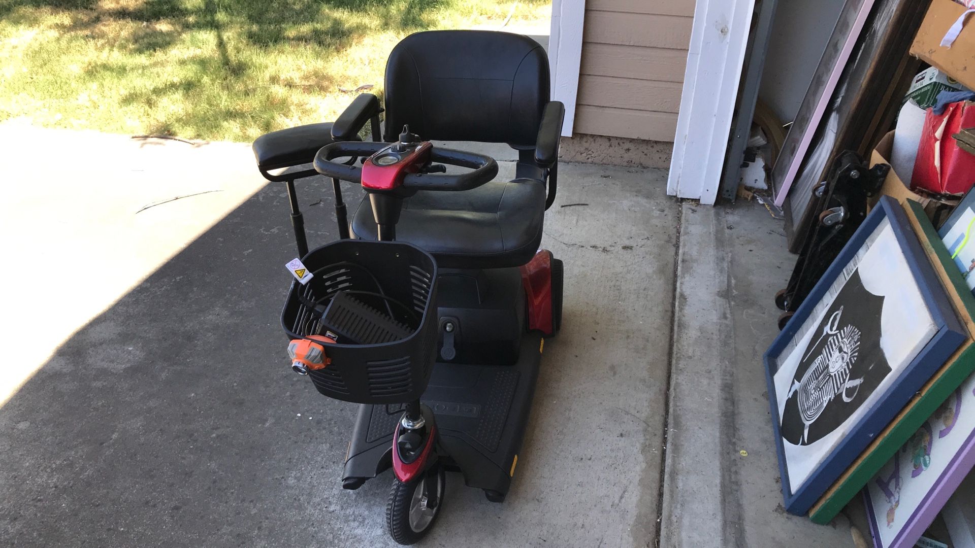 GoGo Elite Traveler Plus Mobility Scooter
