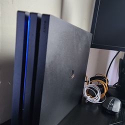 PlayStation 4 Pro 1TB / Power Cable included