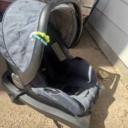 Evenflo Car seat With 2 Bases