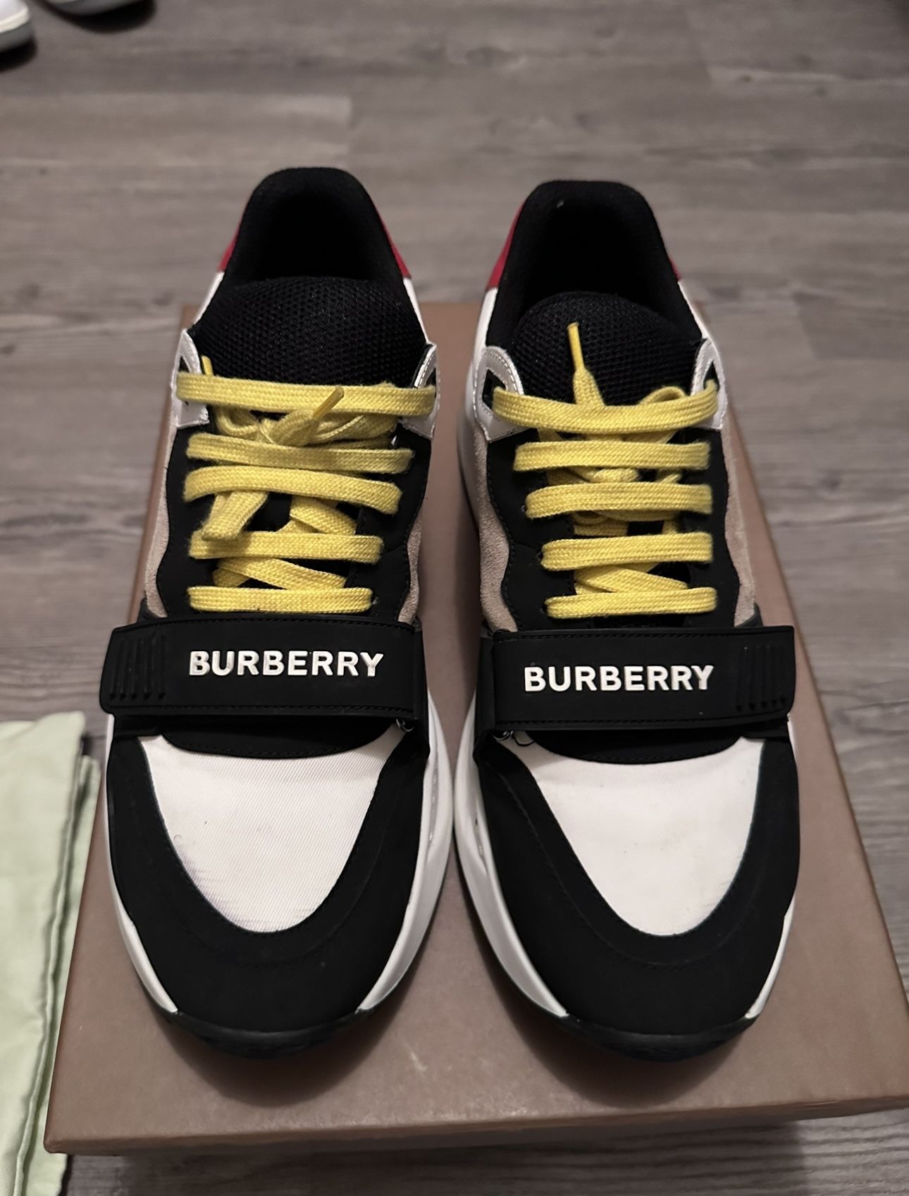 Men’s Burberry Size 9.5