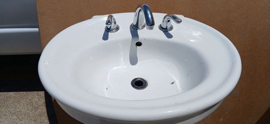 Bathroom sink/vanity