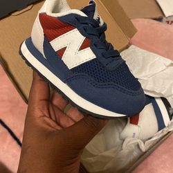 New Balances SIZE 5C
