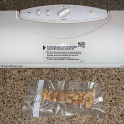 FOOD SAVER VACUMM SEALER (FOODSAVER ) (VACUUM SEALER)