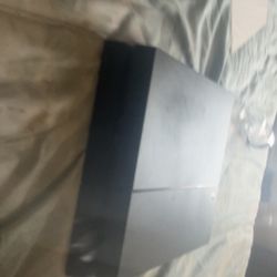 PS4  (barely Used) 