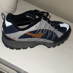 2023 Nike Air Humara QS ‘Midnight Navy’ Size 11 new