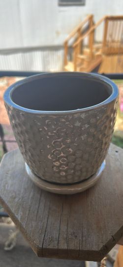Hammered 5” Ceramic Planter with Saucer