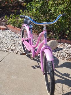 Girls beach cruiser