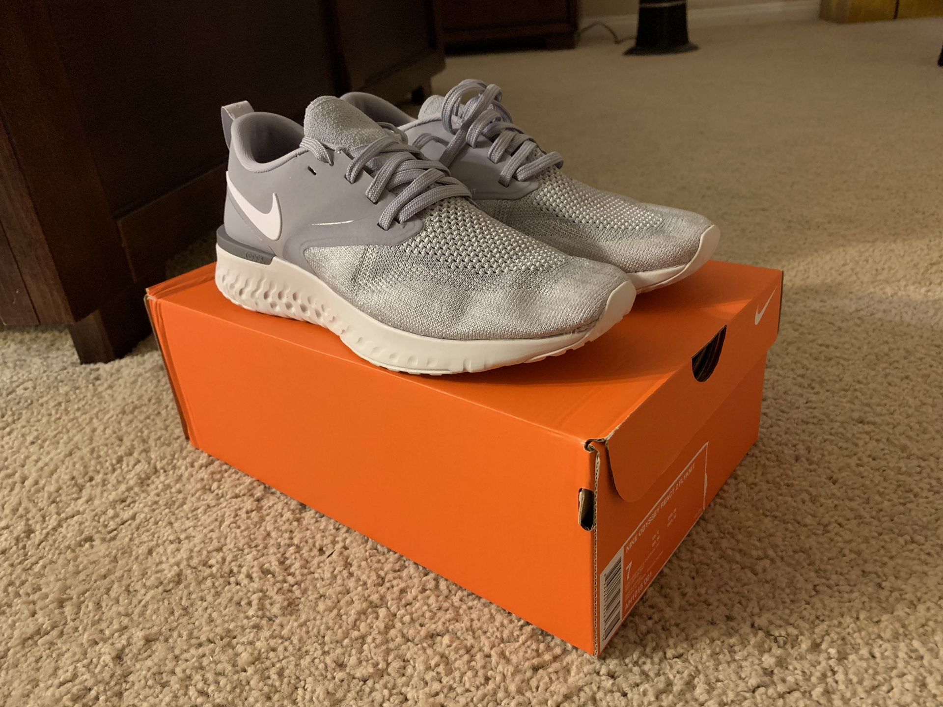 Nike odyssey react flyknit size men's