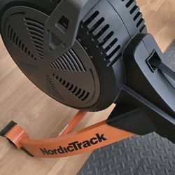 NordicTrack Rowing Machine – Excellent Condition!