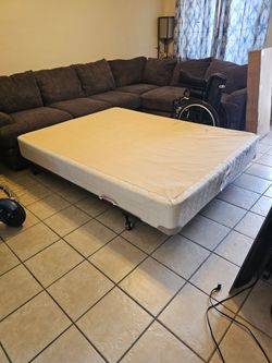 Queen Boxspring With Frame (Eastside)