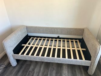 Living Spaces Upholstered Daybed with Trundle