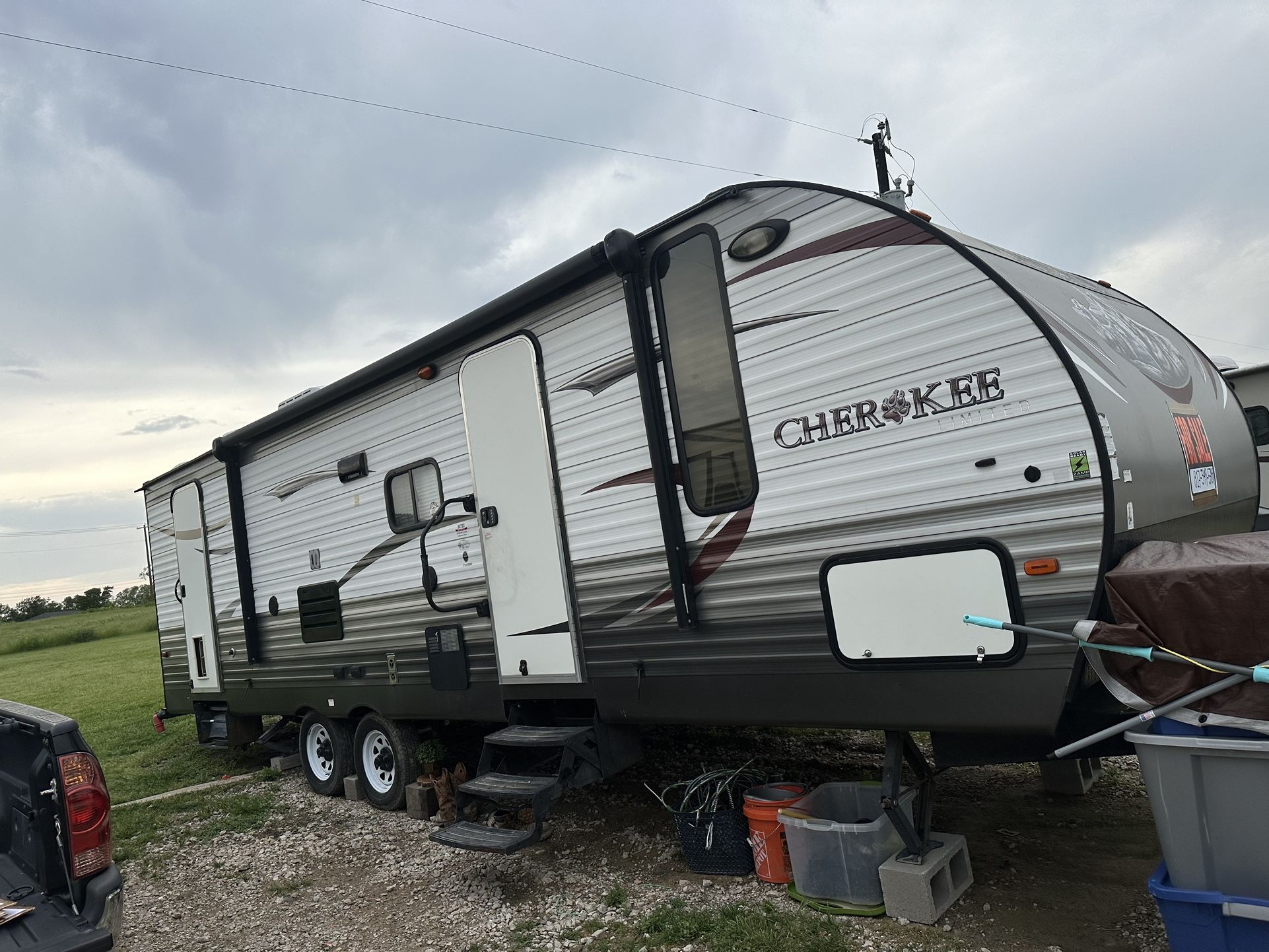 Cherokee 2015 Travel Trailer