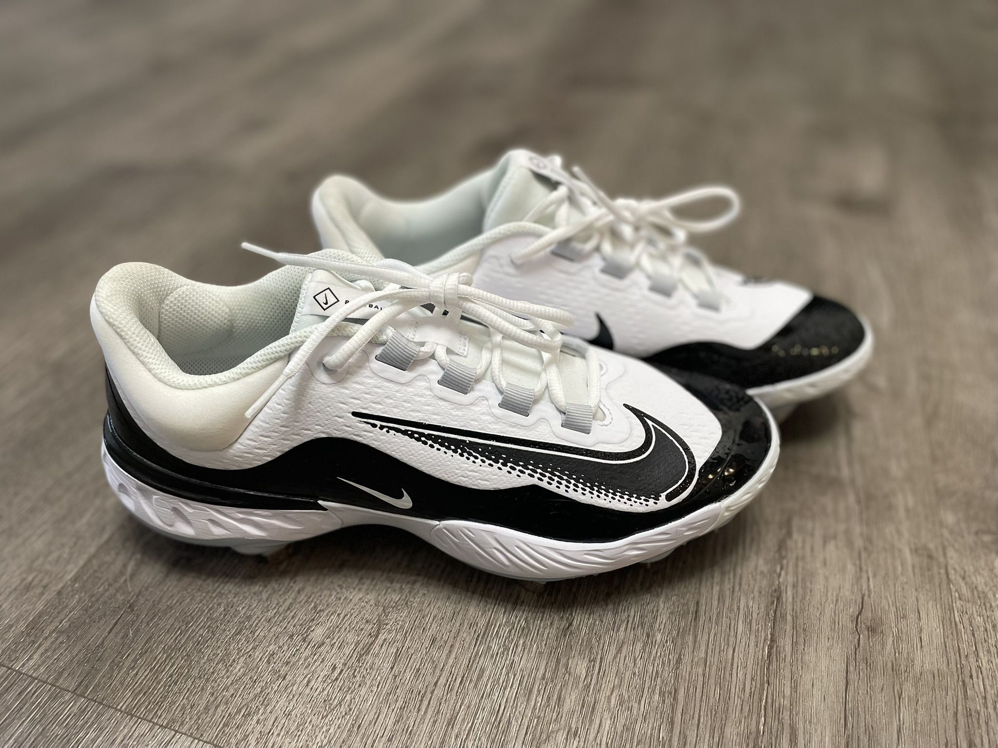 Nike Baseball Cleats - Size 10