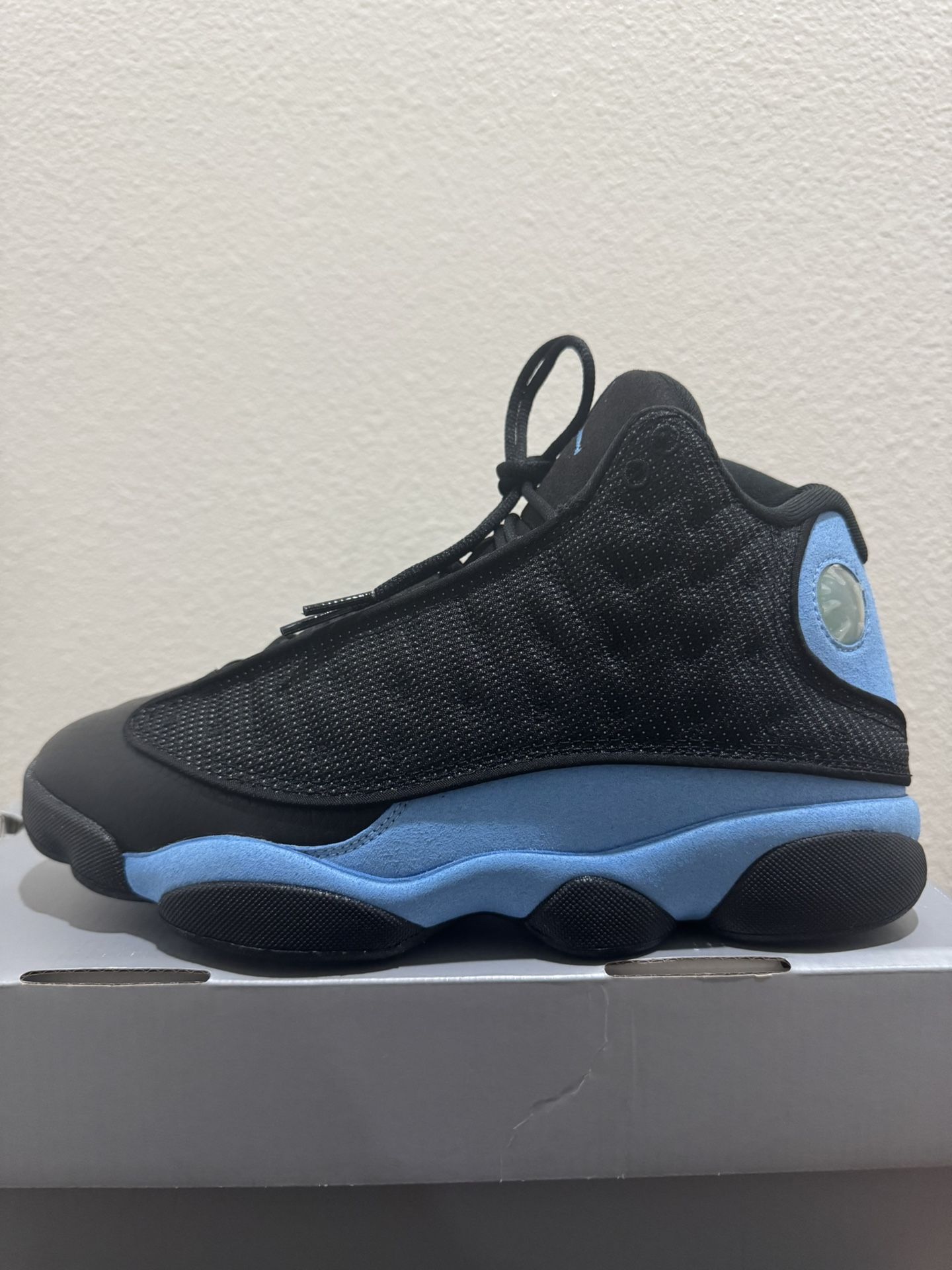 Jordan 13 Retro University Blue Size 8.5 Mens (Worn Once) Like New