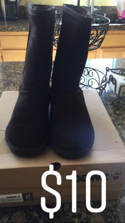 Bear paws boots size 6