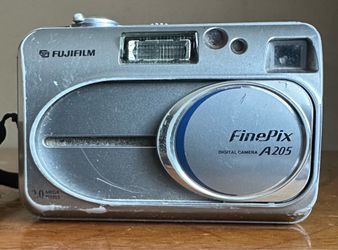 Fujifilm FinePix A Series A205 2.0MP Compact 1.5" LCD Screen Digital Camera