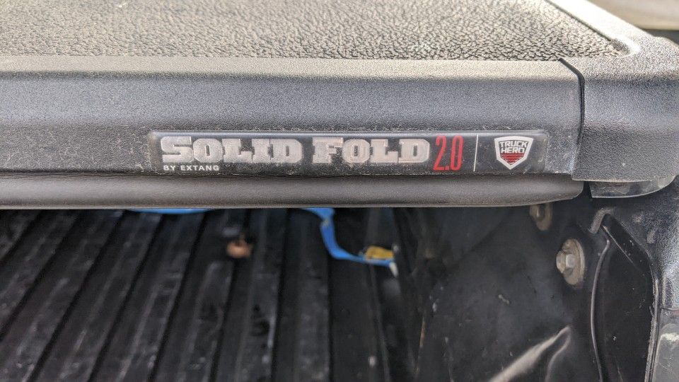 Extang Solid Fold 2.0 Tonneau Cover. 