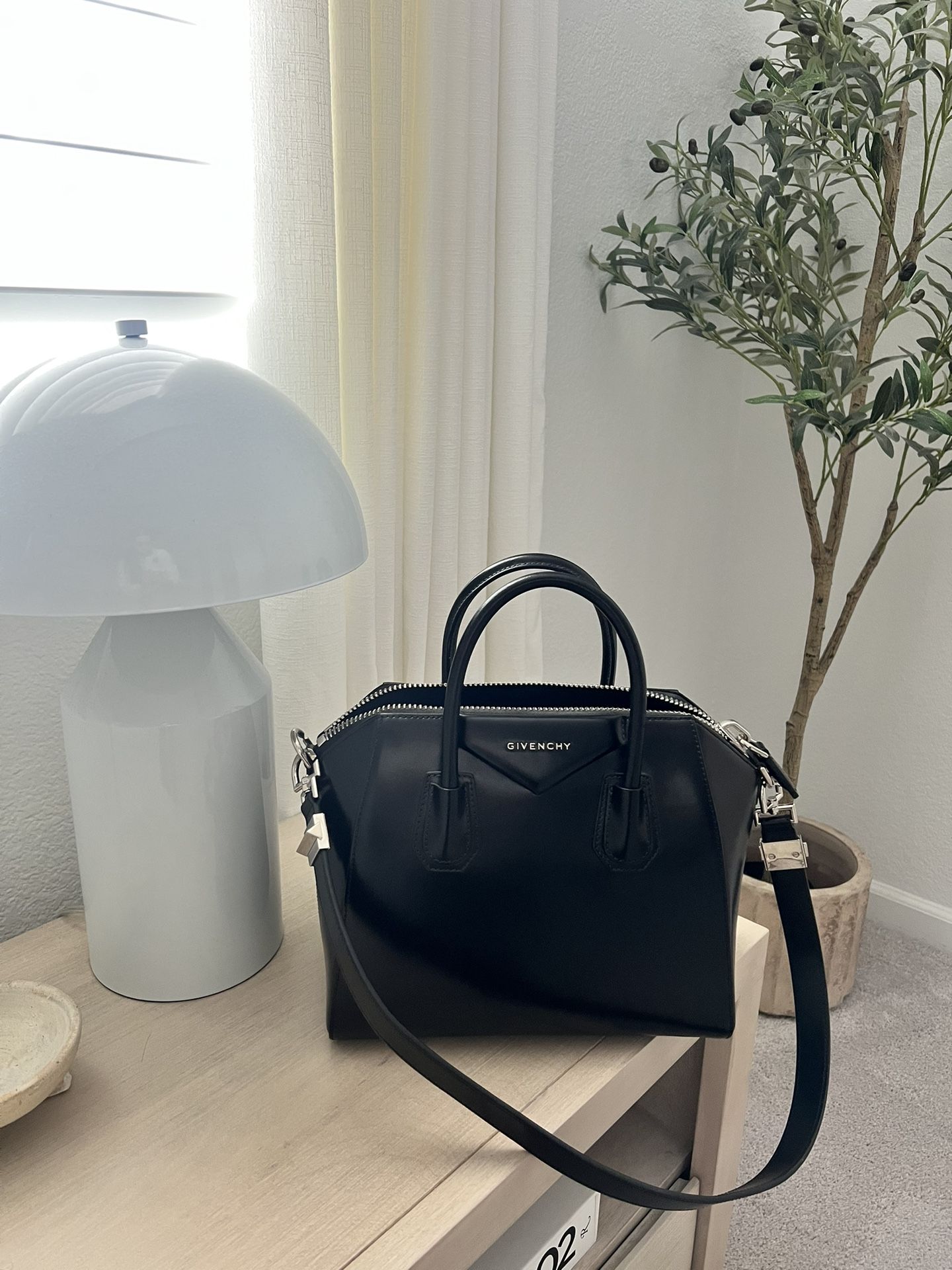Givenchy Antigona Small