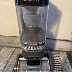 SHARK RATATOR VACUUM 