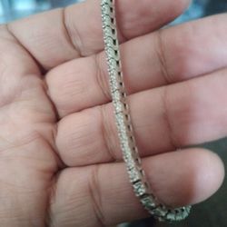 10 karats white gold with Diamonds bracelet