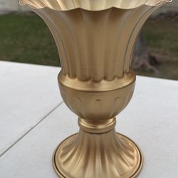 10 gold Floral Vases
