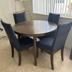 Wooden Round Dining Room Table + 4 Chairs